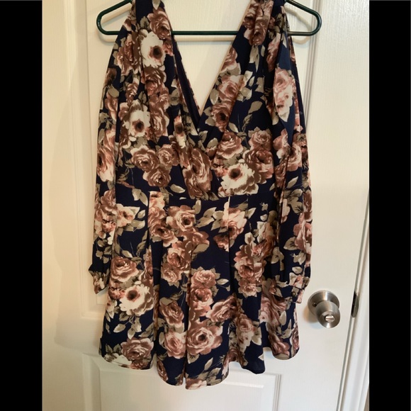 Floral Romper - Picture 2 of 5
